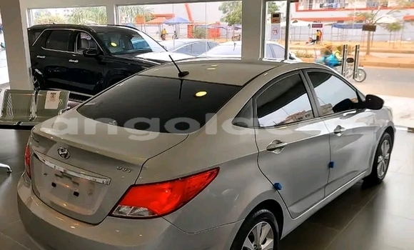 Comprar Usado Hyundai Accent Outro Carro em Luanda em Luanda Province