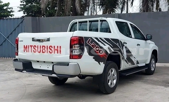 Comprar Usado Mitsubishi L200 Branco Carro em Luanda em Luanda Province Comprar Usado Mitsubishi L200 Branco Carro em Luanda em Luanda Province