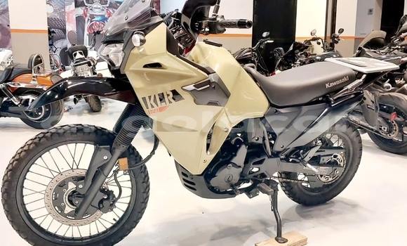 Comprar Usado Kawasaki KLR 650 Bege Moto em Luanda em Luanda Province