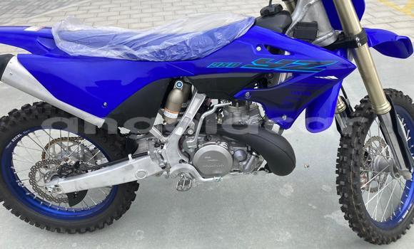 Comprar Usado Yamaha YZ Azul Moto em Luanda em Luanda Province