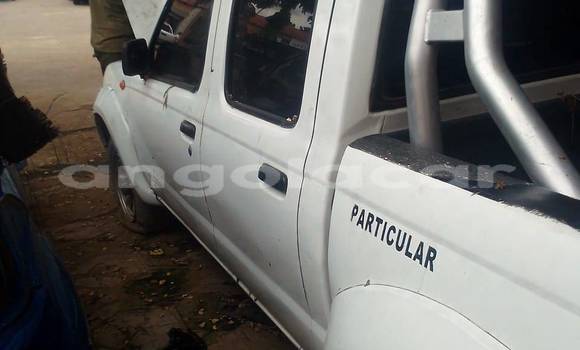 Comprar Usado Nissan Hardbody Branco Carro em Caluquembe em Huila Comprar Usado Nissan Hardbody Branco Carro em Caluquembe em Huila