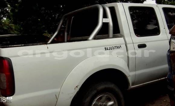 Comprar Usado Nissan Hardbody Branco Carro em Caluquembe em Huila Comprar Usado Nissan Hardbody Branco Carro em Caluquembe em Huila