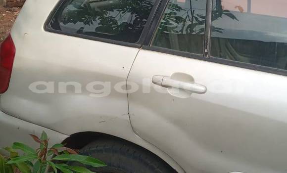 Comprar Usado Toyota RAV4 Outro Carro em Caluquembe em Huila