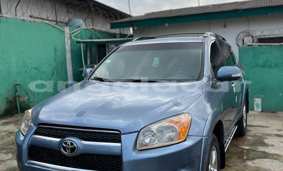 Comprar Usado Toyota RAV4 Azul Carro em Luena em Moxico