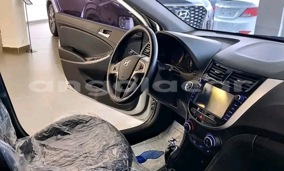 Buy Used Hyundai Accent White Car in Luanda in Luanda Province Buy Used Hyundai Accent White Car in Luanda in Luanda Province