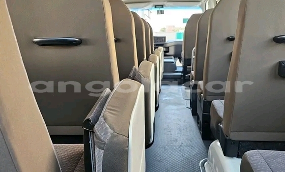 Acheter Occasion Voiture Toyota Coaster Blanc à Luanda, Province de Luanda Acheter Occasion Voiture Toyota Coaster Blanc à Luanda, Province de Luanda