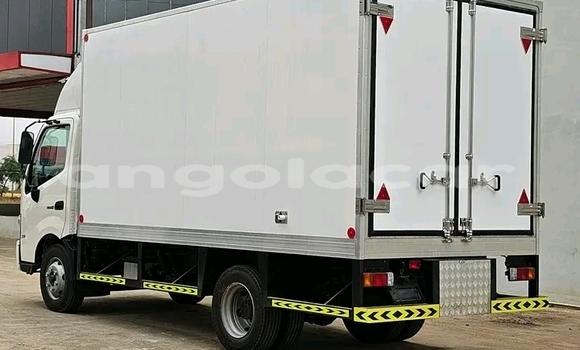 Comprar Usado Mitsubishi 3000 GT Branco Carro em Luanda em Luanda Province Comprar Usado Mitsubishi 3000 GT Branco Carro em Luanda em Luanda Province