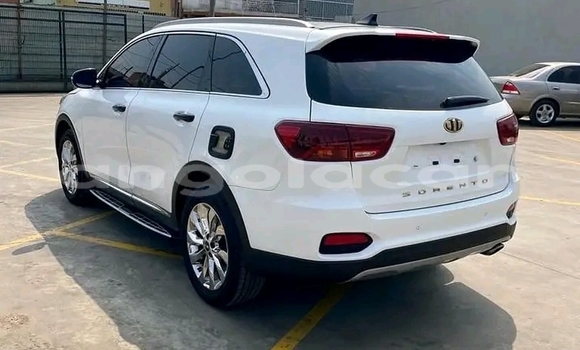 Buy Used Kia Sorento White Car in Luanda in Luanda Province Buy Used Kia Sorento White Car in Luanda in Luanda Province
