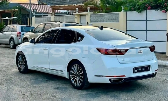 Buy Used Kia K7 White Car in Luanda in Luanda Province Buy Used Kia K7 White Car in Luanda in Luanda Province