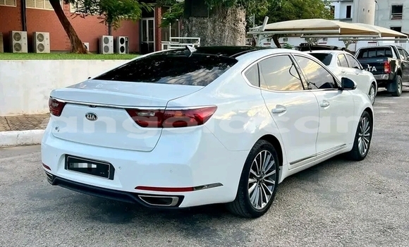 Buy Used Kia K7 White Car in Luanda in Luanda Province Buy Used Kia K7 White Car in Luanda in Luanda Province