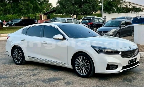 Buy Used Kia K7 White Car in Luanda in Luanda Province Buy Used Kia K7 White Car in Luanda in Luanda Province