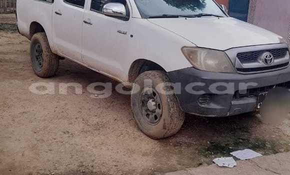 Comprar Usado Toyota Hilux Branco Carro em Camabatela em Uige Comprar Usado Toyota Hilux Branco Carro em Camabatela em Uige