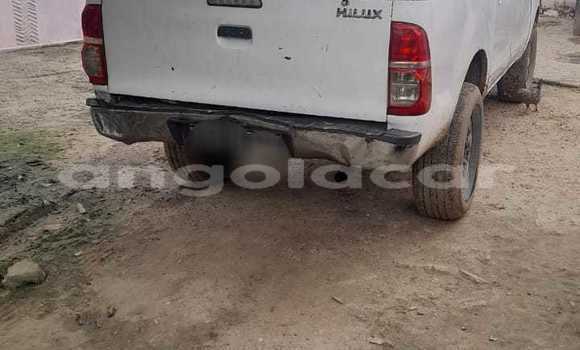Comprar Usado Toyota Hilux Branco Carro em Camabatela em Uige Comprar Usado Toyota Hilux Branco Carro em Camabatela em Uige