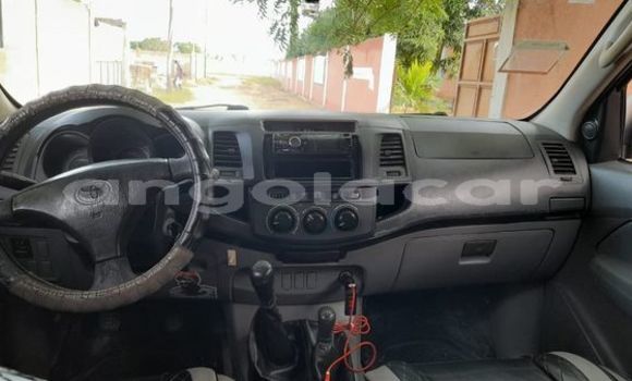 Comprar Usado Toyota Hilux Branco Carro em Camabatela em Uige Comprar Usado Toyota Hilux Branco Carro em Camabatela em Uige