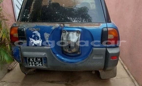 Comprar Usado Toyota RAV4 Azul Carro em Caconda em Huila Comprar Usado Toyota RAV4 Azul Carro em Caconda em Huila