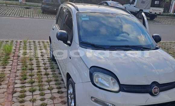 Acheter Occasion Voiture Fiat Panda Blanc à Caconda, Huila