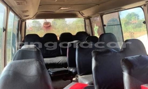 Comprar Usado Toyota Coaster Branco Carro em Caconda em Huila Comprar Usado Toyota Coaster Branco Carro em Caconda em Huila