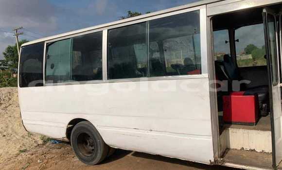 Comprar Usado Toyota Coaster Branco Carro em Caconda em Huila Comprar Usado Toyota Coaster Branco Carro em Caconda em Huila