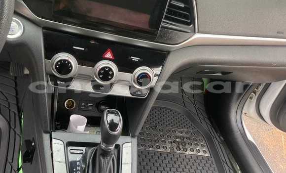 Buy Used Hyundai Avante White Car in Caluquembe in Huila Buy Used Hyundai Avante White Car in Caluquembe in Huila