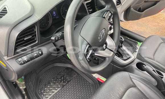 Buy Used Hyundai Avante White Car in Caluquembe in Huila Buy Used Hyundai Avante White Car in Caluquembe in Huila