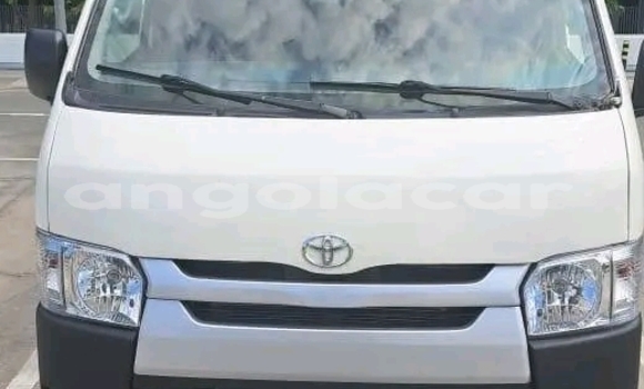 Buy Used Toyota Hiace White Car in Luanda in Luanda Province