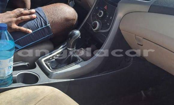 Buy Used Hyundai Elantra Red Car in Caconda in Huila Buy Used Hyundai Elantra Red Car in Caconda in Huila