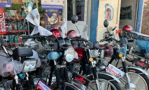 Comprar Usado Bajaj Qute Prata Carro em Luanda em Luanda Province Comprar Usado Bajaj Qute Prata Carro em Luanda em Luanda Province