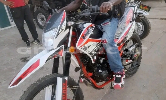 Comprar Usado Bajaj Qute Prata Carro em Luanda em Luanda Province Comprar Usado Bajaj Qute Prata Carro em Luanda em Luanda Province