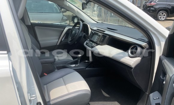 Buy Used Toyota RAV4 White Car in Luanda in Luanda Province Buy Used Toyota RAV4 White Car in Luanda in Luanda Province