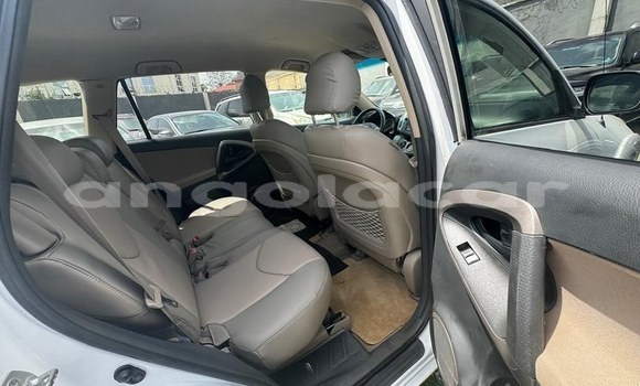 Buy Used Toyota RAV4 White Car in Luanda in Luanda Province Buy Used Toyota RAV4 White Car in Luanda in Luanda Province