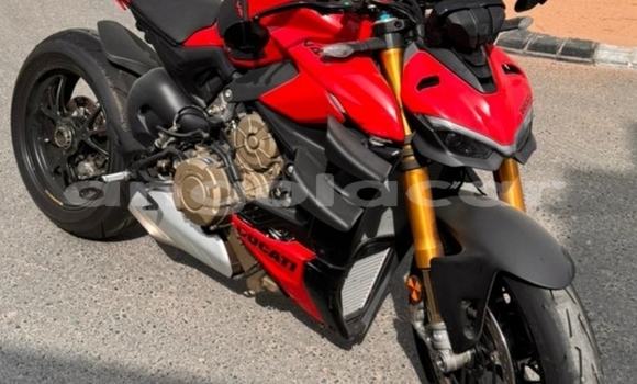 Comprar Usado Ducati Streetfighter Vermelho Moto em Luanda em Luanda Province
