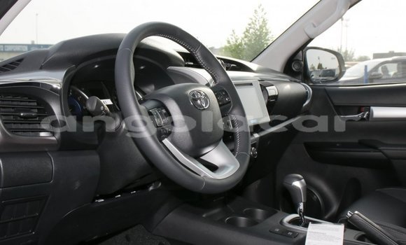 Comprar Novo Toyota Hilux Prata Carro em Benguela em Benguela Comprar Novo Toyota Hilux Prata Carro em Benguela em Benguela