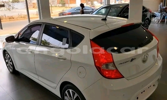 Acheter Occasion Voiture Hyundai Accent Blanc à Luanda, Province de Luanda Acheter Occasion Voiture Hyundai Accent Blanc à Luanda, Province de Luanda