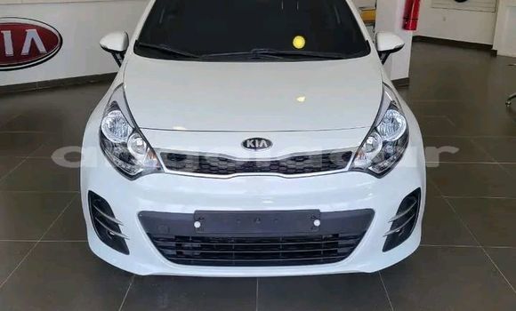 Acheter Occasion Voiture Kia rio Blanc à Luanda, Province de Luanda Acheter Occasion Voiture Kia rio Blanc à Luanda, Province de Luanda