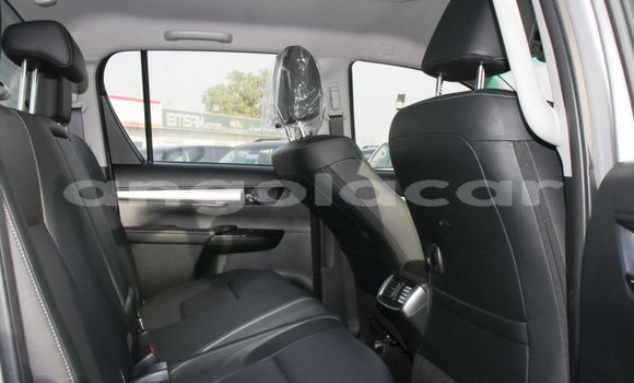 Comprar Novo Toyota Hilux Prata Carro em Benguela em Benguela Comprar Novo Toyota Hilux Prata Carro em Benguela em Benguela