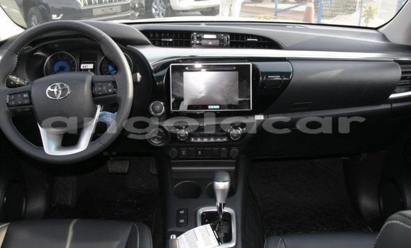 Comprar Novo Toyota Hilux Prata Carro em Benguela em Benguela Comprar Novo Toyota Hilux Prata Carro em Benguela em Benguela