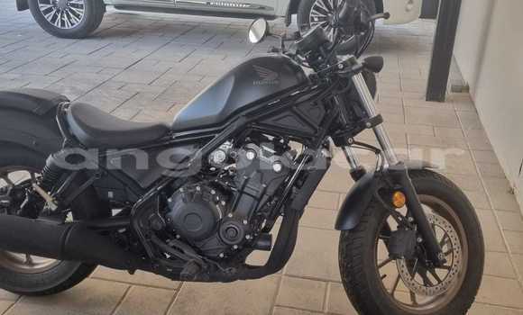 Comprar Usado Honda Rebel Preto Moto em Benguela em Benguela