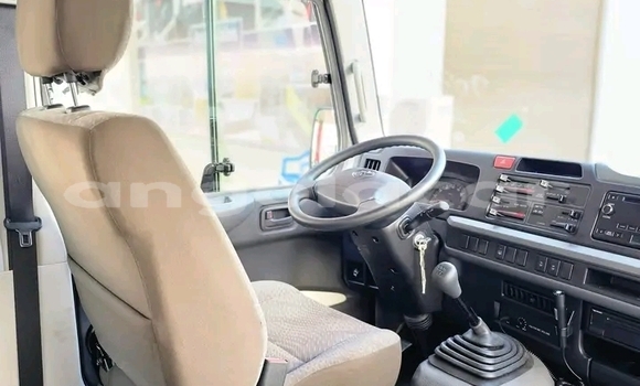 Buy Used Toyota Coaster White Car in Luanda in Luanda Province Buy Used Toyota Coaster White Car in Luanda in Luanda Province
