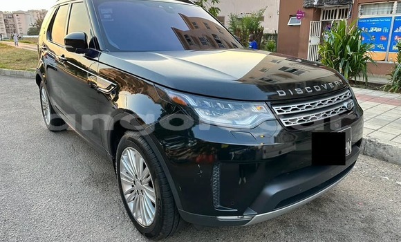Buy Used Land Rover Defender Black Car in Caluquembe in Huila Buy Used Land Rover Defender Black Car in Caluquembe in Huila