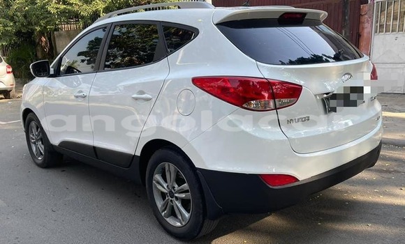 Acheter Occasion Voiture Hyundai Tucson Blanc à Caluquembe, Huila Acheter Occasion Voiture Hyundai Tucson Blanc à Caluquembe, Huila