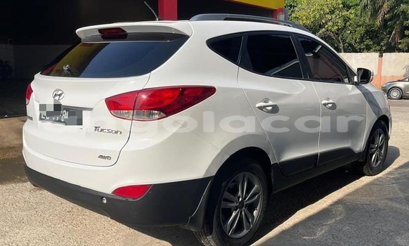 Acheter Occasion Voiture Hyundai Tucson Blanc à Caluquembe, Huila Acheter Occasion Voiture Hyundai Tucson Blanc à Caluquembe, Huila