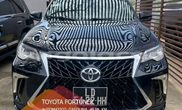 Buy Used Toyota Fortuner Black Car in Luanda in Luanda Province