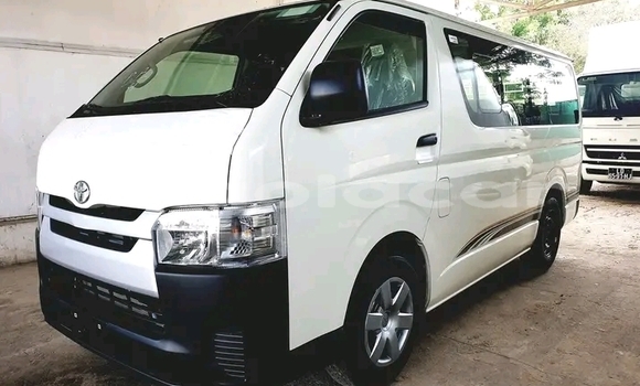 Acheter Occasion Voiture Toyota Hiace Blanc à Luanda, Province de Luanda Acheter Occasion Voiture Toyota Hiace Blanc à Luanda, Province de Luanda