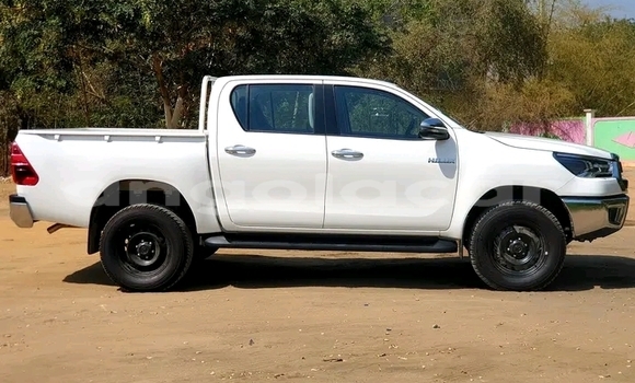 Acheter Occasion Voiture Toyota Hilux Blanc à Caluquembe, Huila Acheter Occasion Voiture Toyota Hilux Blanc à Caluquembe, Huila