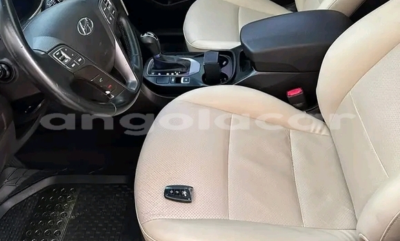 Buy Used Hyundai Santa Fe Other Car in Luanda in Luanda Province Buy Used Hyundai Santa Fe Other Car in Luanda in Luanda Province