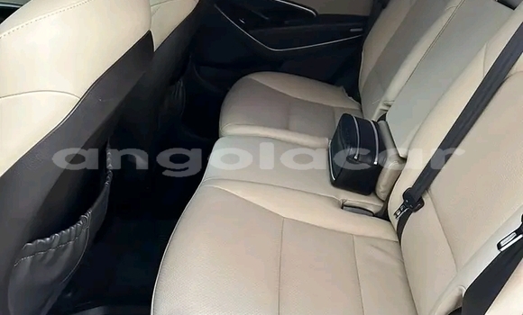 Buy Used Hyundai Santa Fe Other Car in Luanda in Luanda Province Buy Used Hyundai Santa Fe Other Car in Luanda in Luanda Province