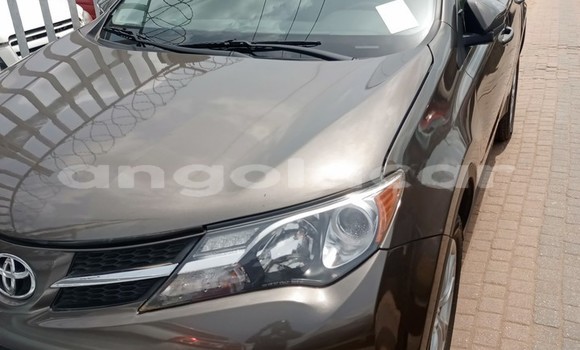 Comprar Usado Toyota RAV4 Outro Carro em Luanda em Luanda Province