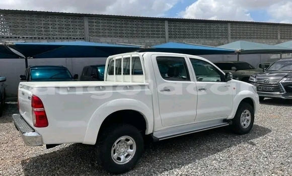 Comprar Usado Toyota Hilux Branco Carro em Luanda em Luanda Province Comprar Usado Toyota Hilux Branco Carro em Luanda em Luanda Province