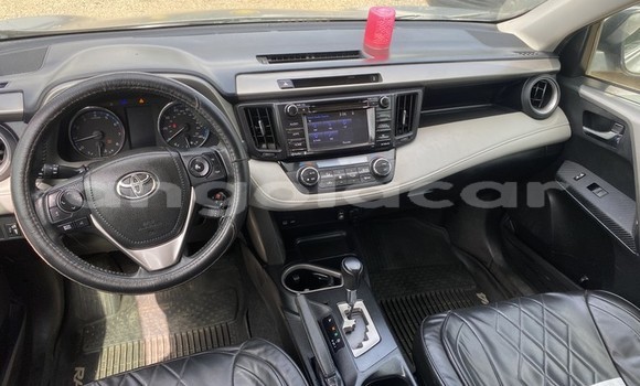 Comprar Usado Toyota RAV4 Outro Carro em Luanda em Luanda Province Comprar Usado Toyota RAV4 Outro Carro em Luanda em Luanda Province