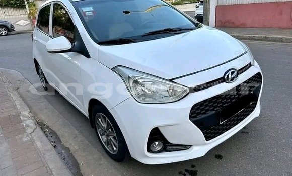 Comprar Usado Hyundai i10 Branco Carro em Luanda em Luanda Province Comprar Usado Hyundai i10 Branco Carro em Luanda em Luanda Province